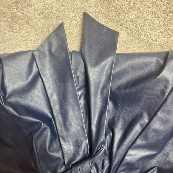 Vegan leather blouse - Picture 2 of 4